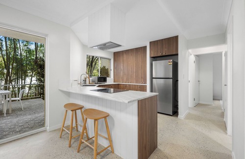 Burleigh Heads Apartment | Burleigh Breeze 2 Bed Beach Walk