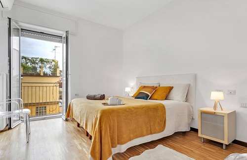 Simonetta Apartment | Buzzi Apartment - Short Rentals Italy
