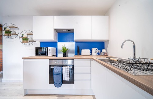 Bradford Apartment | Bv Royal 2 Bed Apt In Bradford City Centre