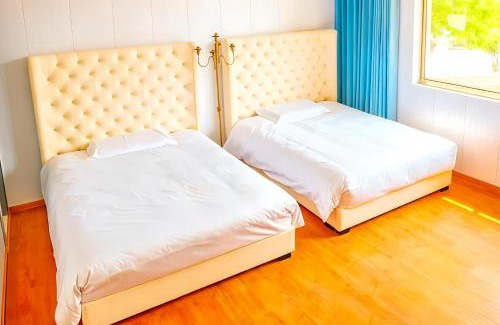 Pudong Hotel | BVB Holiday Villa - 24h Airport Included