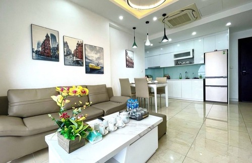 Trung Hoa Nhan Chinh Apartment | Căn hộ 2 phòng ngủ, 2 phòng tắm sang trọng - Vinhomes D'Capitale