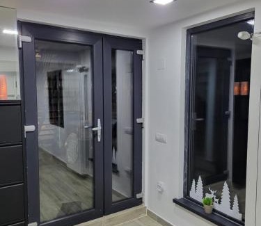 Brosteni House | Căsuța Piticilor