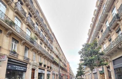 Victor Hugo District Apartment | Cœur Capitole 122m2- Clim - Parking - Ascenseur- Métro