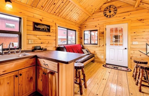Marion Cabin | C20 cabin in gated resort.