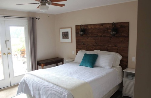 Ucluelet Hotel | Inner Cove - private ocean room, hot tub access