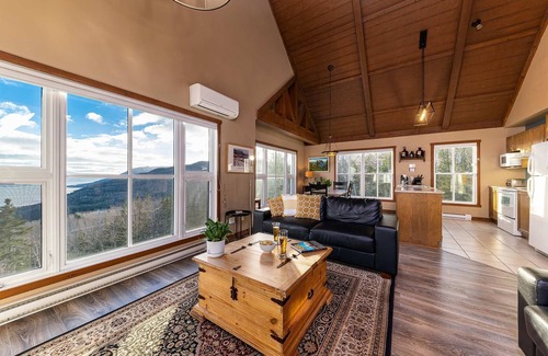 Petite-Riviere-Saint-Francois Ski Chalet | SPA & Mountain View - Condo Lapaix-Ski