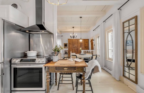 Saint-Laurent-de-l'ile d'Orleans House | Initial | La petite école | Île d'Orléans