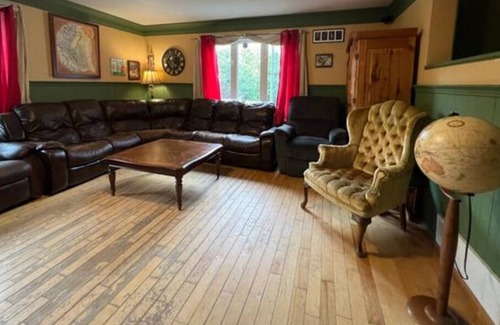 Sainte-Marguerite-du-Lac-Masson Villa | House villa on animal park-swimming pool and spa
