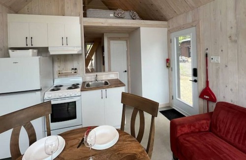 Sainte-Marguerite-du-Lac-Masson Cabin | Vrbo Property