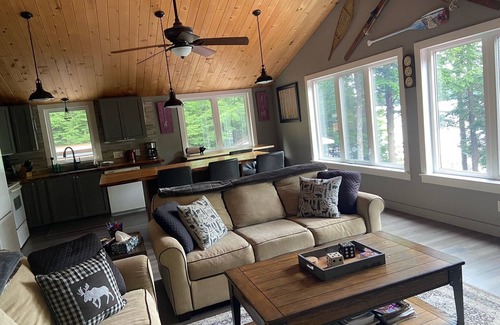 Unorganized Centre Parry Sound Cottage | Private Lakefront Cottage on Deer Lake
