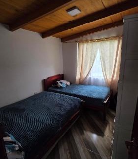 Apuela Ski Chalet | Cabaña rústica con encanto y luces cálidas para noches inolvidables