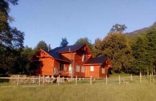 Pucon House | Cabañas Los Canelos Hermosa granja en Pucón