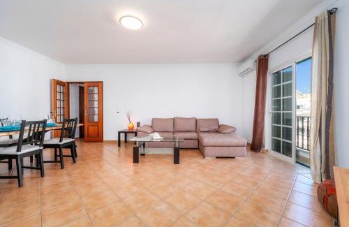Canada Apartment | Cabanas apartamento 2 quartos, garagem, varanda, AC - Prestige For Home
