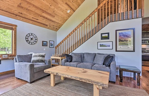 Nekoosa Cabin | Cabin 1 Mi to Sand Valley, 1 Block to Beach