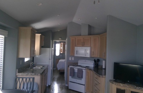 Los Fresnos Cabin | Cabin 1 with Inclusive Resort Amenities - Cabin with Inclusive Resort Amenities