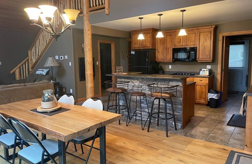 Wasagaming Cabin | Cabin 200 - Riding Mountain Luxury Cabins