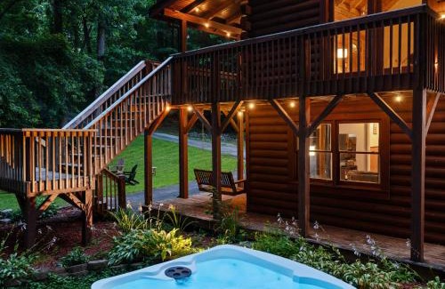 Marion House | Cabin 3 Miles off I-40-hot tub-firepit-secluded better than a Hotel