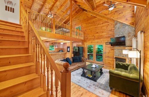 Marion House | Cabin 3 Miles off I-40-hot tub-firepit-secluded better than a Hotel