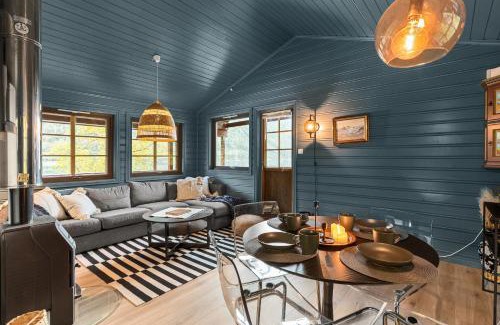 Fjaerland House | Cabin alongside the beautiful fjærlandsfjord