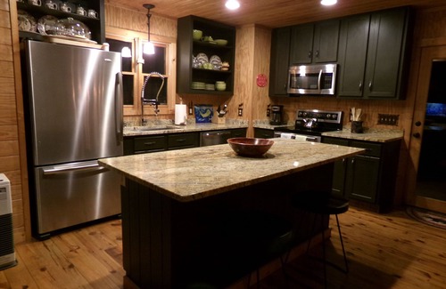 Laurel Springs Cabin | Cabin Fireplace Mountains Game Room Jefferson, NC