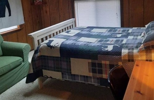 Bushkill Cabin | Cabin in the Mountains