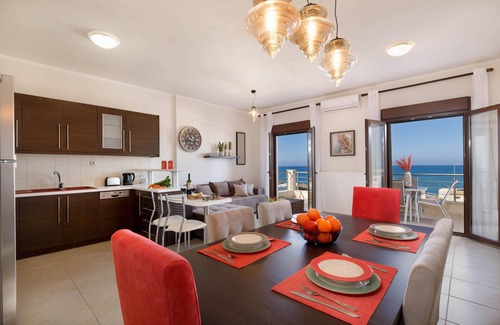 Sfakaki Apartment | Cafe Noir - Sea View Exclusive Maisonette