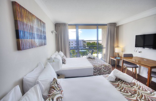 Cairns Hotel | Cairns Plaza Hotel