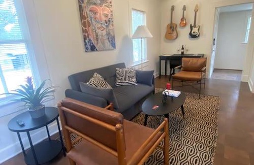 Lafayette House | Cajun Stays Congress Apartment B