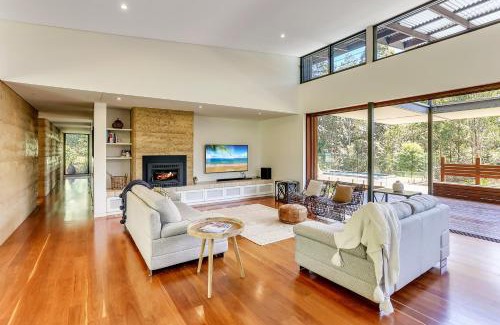 Doonan House | Calanthe Acreage - Doonan