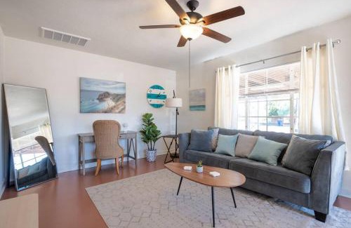 Blenman-Elm Apartment | Cali 2BR Getaway Firepit, Yard & Spring Charm