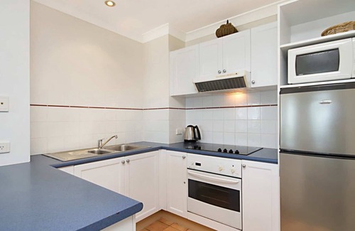 Coolangatta Apartment | Calypso Plaza 403 - Coolangatta Beachfront
