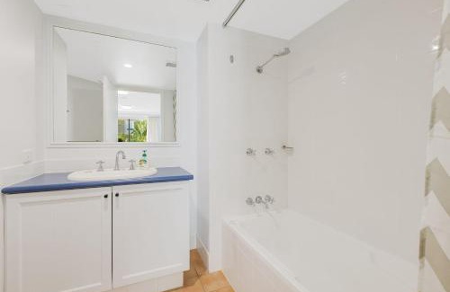 Coolangatta Apartment | Calypso Plaza Resort Unit 223