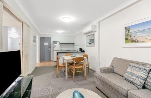 Coolangatta Apartment | Calypso Plaza Resort Unit 306