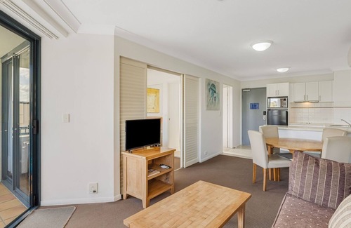 Coolangatta Apartment | Calypso Plaza Unit 220 - Coolangatta Beachfront - Min. 3 Night Stays!
