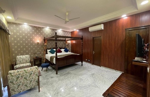 Mount Abu Hotel | Cama Rajputana Club Resort