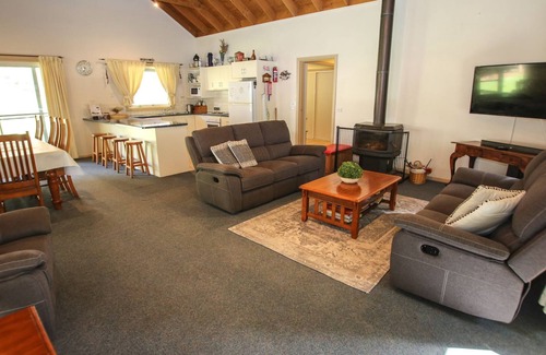 Harrietville House | CAMELLIA LODGE: Harrietville