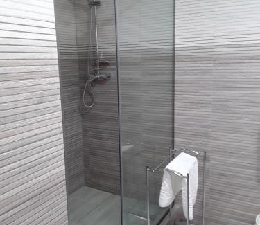 Mahmudia House | Camere de inchiriat Central La Calciu