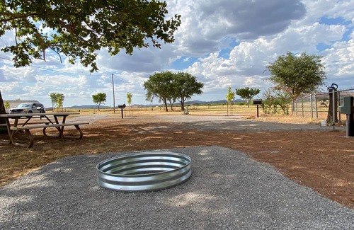 Cache RV Rental | Camp by the Wichita Mountains Wildlife Refuge