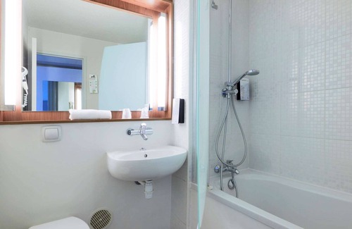 Gennevilliers Hotel | Campanile Paris Ouest - Gennevilliers Barbanniers