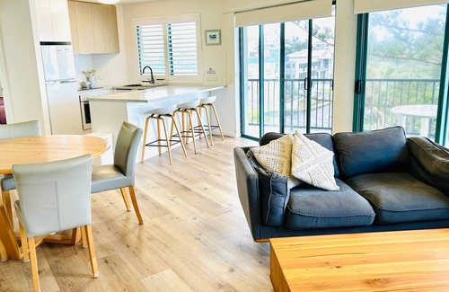 Kings Beach Apartment | Campbells Cove Unit 11 - Ideal for beach lovers