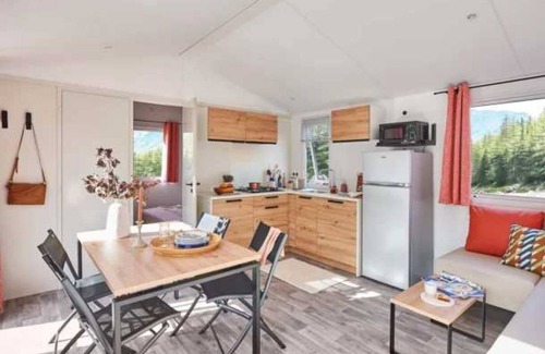 Aubigny-les-Clouzeaux House | Camping 4 étoiles - Piscine - eehi00
