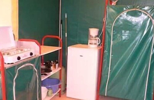 Cubjac House | Camping de l'Ilot *** - 3-room canvas bungalow for 4 people Without sanitary facilities