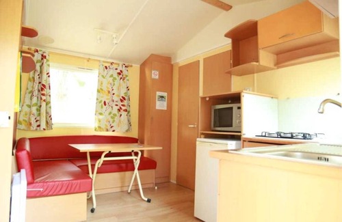 Villeneuve-les-Beziers House | Camping 4 étoiles - Piscine - ccaffbh