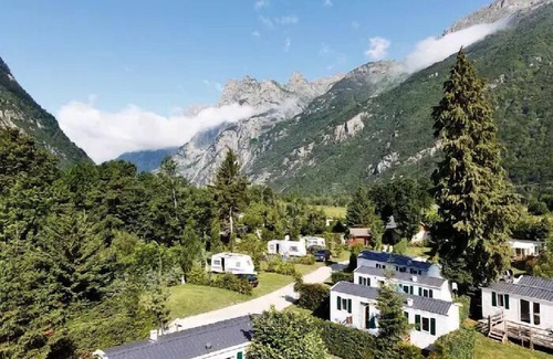 Le Bourg-d'Oisans House | Camping Le Château de Rochetaillée* - Mobil Home Loggia Confort 3 Rooms 4 People Air Conditioned