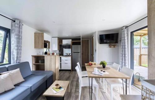 Perros-Guirec House | Camping maeva Respire Le Village Perrosien * - Comfort Mobile Home 4 Rooms 6 People Air Conditioned + TV