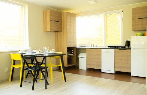 Kornik Cabin | Camping Oaza Błonie Kórnik Domki Standard Plus - 3 pokoje