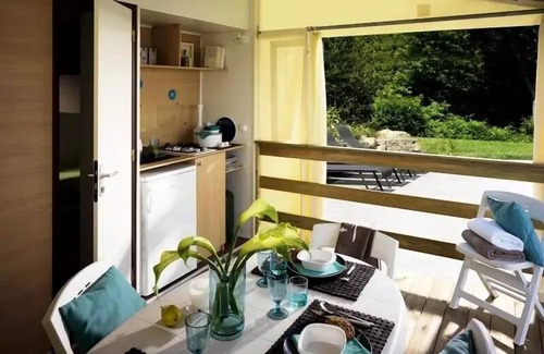 Quettehou House | Campsite Le Rivage* - Tithome 3-Room 4-Person Canvas Bungalow Without Toilet