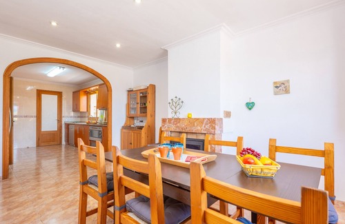 Costitx Villa | Can Kalet - Three Bedroom Villa, Sleeps 6