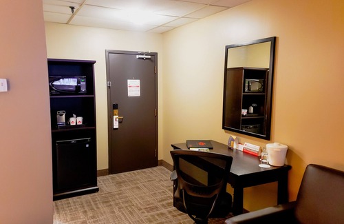 Portage La Prairie Hotel | Canad Inns Destination Centre Portage la Prairie