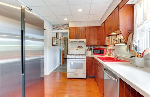 Middlesex Cottage | Canandaigua Lakefront Gem w/Dock & Boat Slip